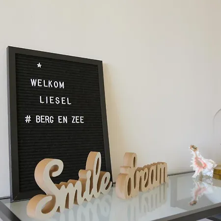 公寓 Vakantie-appartement Berg & Zee *
